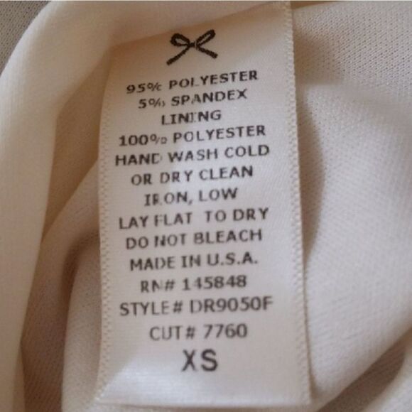 Everly by Francesca Sleeveless Floral Dress - Picture 7 of 7